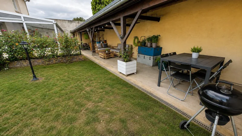 MAISON INDIVIDUELLE T7 EN PIERRE COUP DE COEUR - RÉNOVÉE - NORD DE CAEN