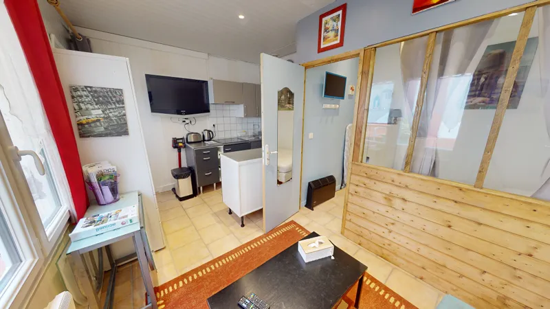 STUDIO FRONT DE MER – ENTIEREMENT RENOVE