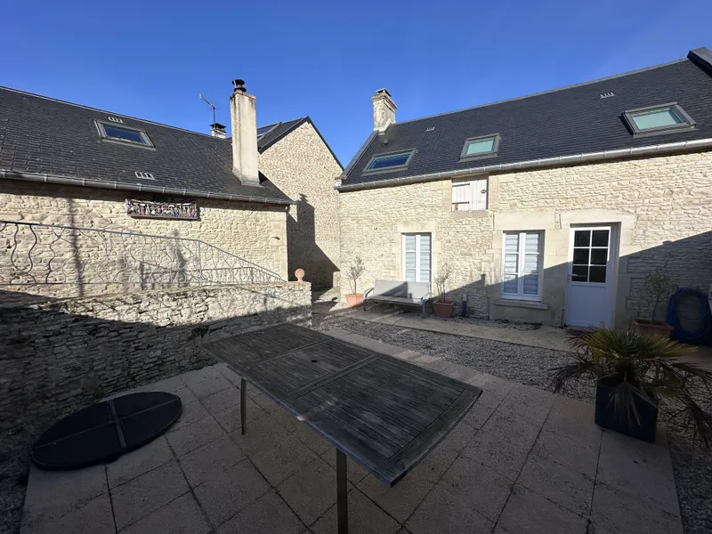 MAISON EN PIERRES AVEC DÉPENDANCE - 3 CHAMBRES - AXE BAYEUX-MER