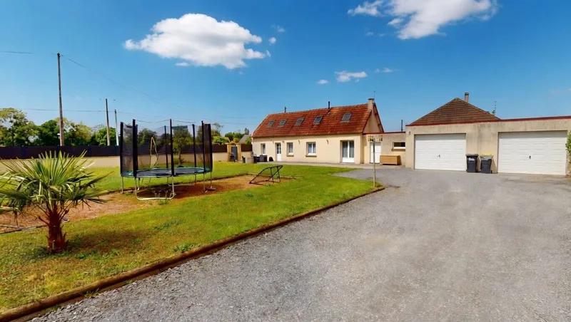 MAISON EN PIERRES AVEC GRAND GARAGE - 3 CHAMBRES - 5 KMS DE BAYEUX NORD