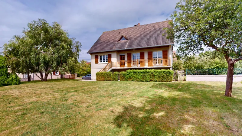 MAISON FAMILIALE DE 139 M2 - 4 CHAMBRES - 4 MINS DE PORT EN BESSIN