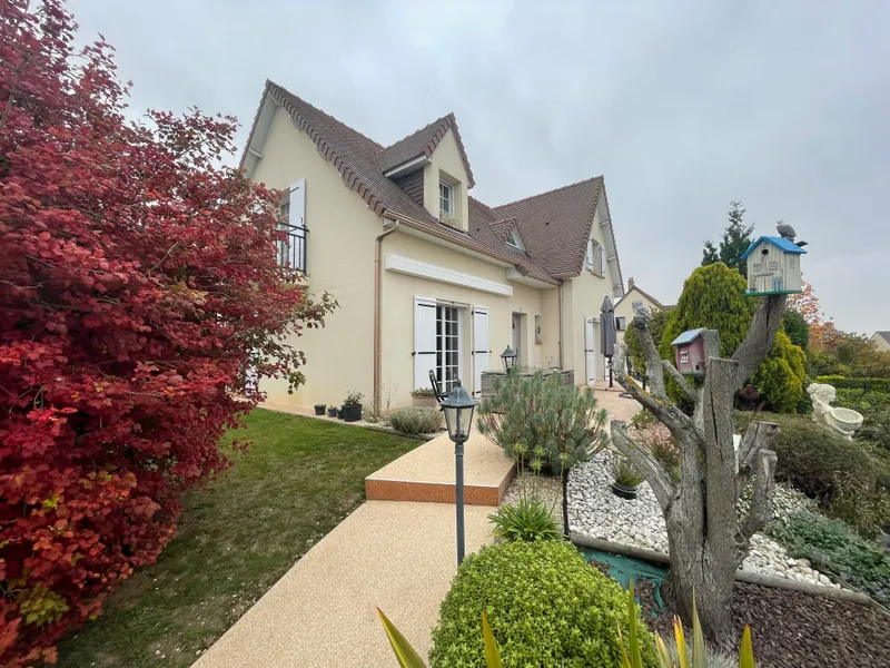 MAISON INDIVIDUELLE -  4 CHAMBRES - 10 MINS DE CAEN