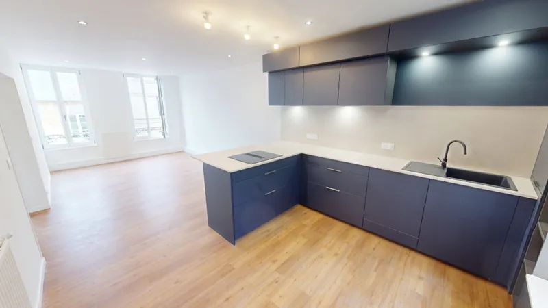 APPARTEMENT RÉNOVÉ T4 DE 81 M2 - 3 CHAMBRES - HYPER-CENTRE HISTORIQUE