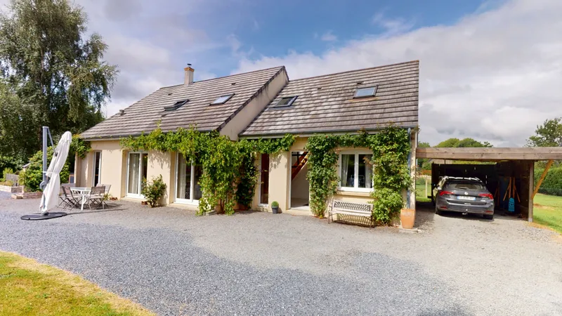 MAISON FAMILIALE AVEC VIE DE PLAIN-PIED - 5 CHAMBRES - 7 MINS DE BAYEUX