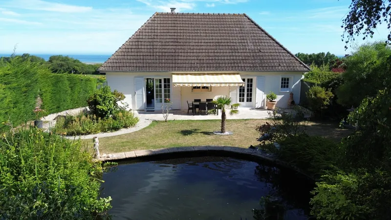 MAISON DE 112 M2 AVEC VUE MER - 3 CHAMBRES - JARDIN ARBORÉ AVEC BASSIN