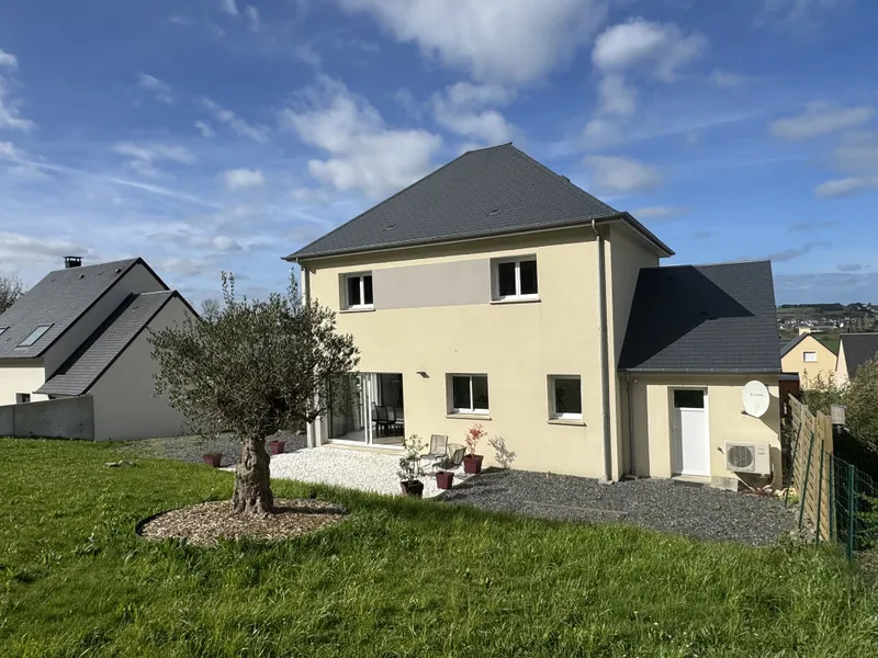 MAISON RÉCENTE 4 CHAMBRES - VIE DE PLAIN-PIED - 800 MÈTRES DE PORT EN BESSIN