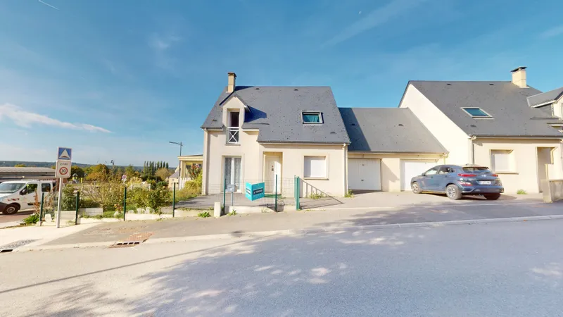 MAISON AVEC VIE DE PLAIN-PIED - 4 CHAMBRES - 5 KM DE BAYEUX SUD
