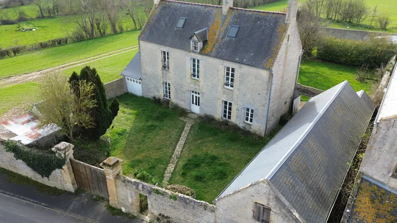 PROPRIÉTÉ EN PIERRES AVEC DÉPENDANCES ET POTENTIEL - 3 CHAMBRES - LONGUES-SUR-MER